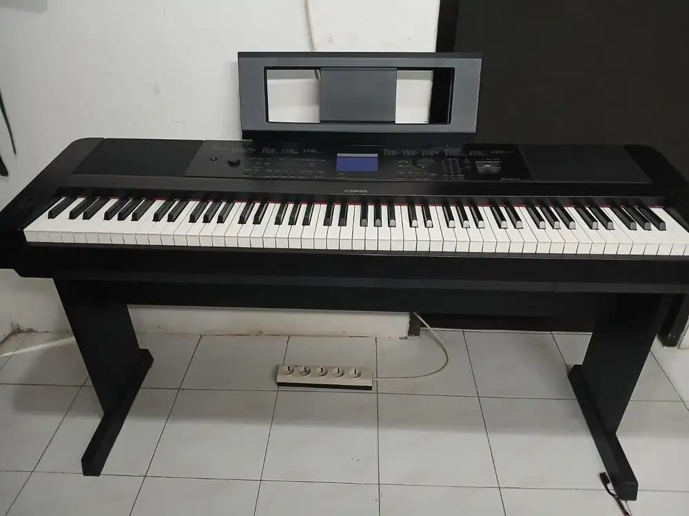 Piano Yamaha DGX660