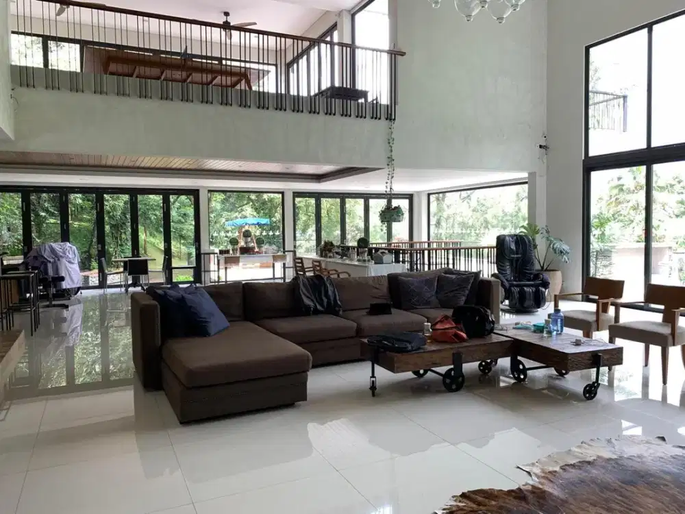 Dijual Vila Bangunan Minimalis Dialiri Mata Air Cisarua