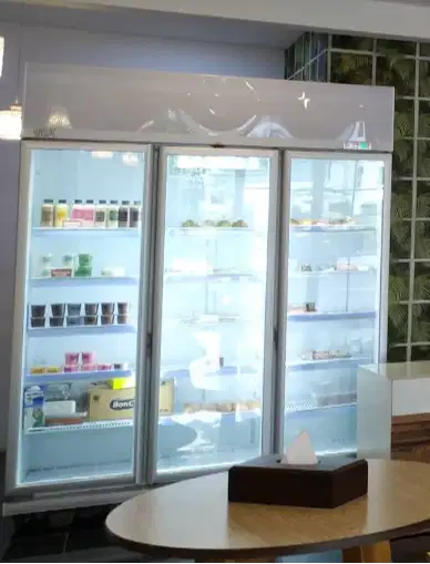 SHOWCASE GEA 3 PINTU 1500 LTR. KONDISI NORMAL ORI 2020