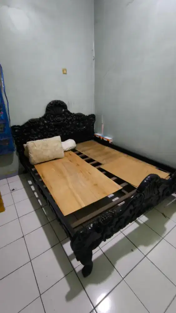 Dipan/ranjang jati ukir 180x200