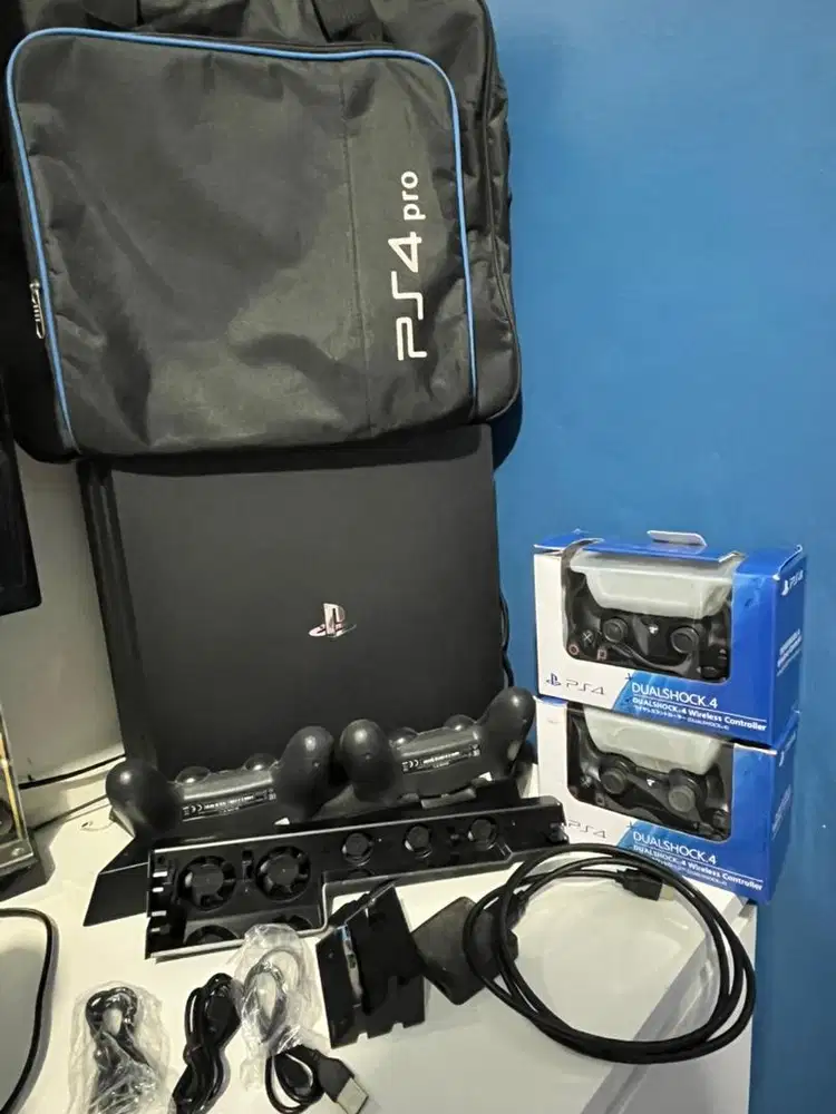 DiJual PS 4Pro Kondisi second