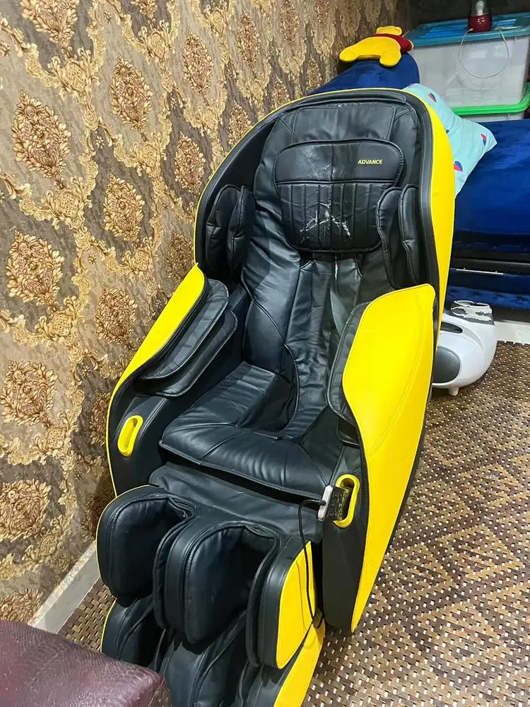 Advance Kursi Pijat l Chiro Galaxy One Tubuh Terapi Pijit Getar Kuning