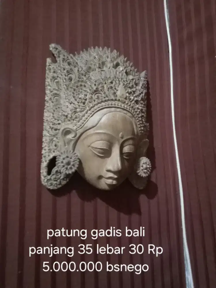 Pajangan dinding gadis bali