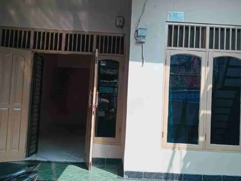 Rumah Jual atau Sewa dekat jalan utama di Cempaka Putih Jakarta Pusat