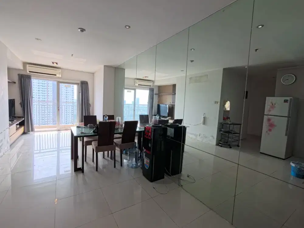 Disewakan Apartemen Cosmo Mansion 3BR Lantai 29