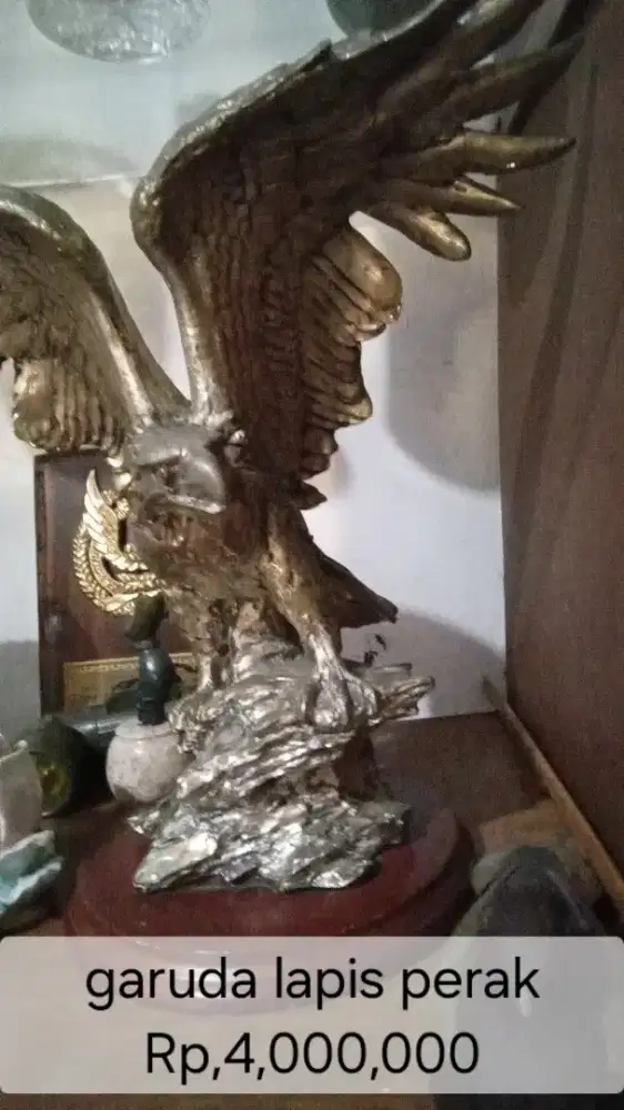 Patung burung garuda