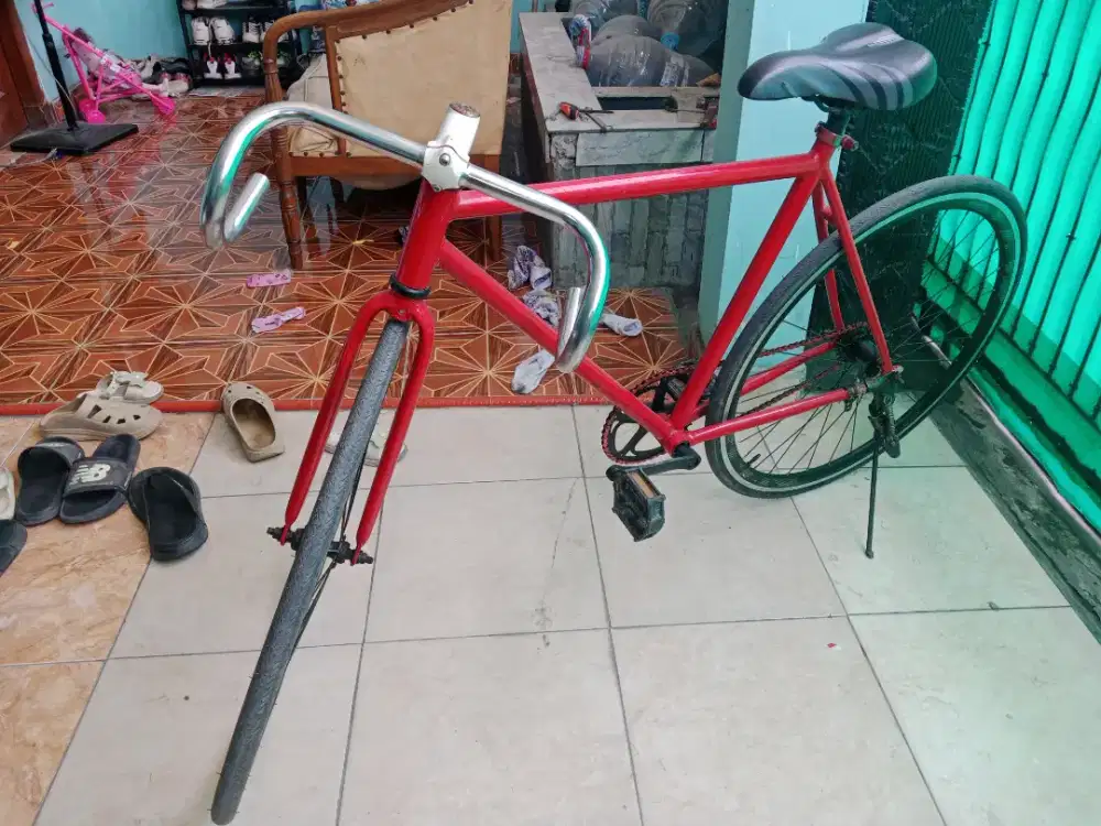 SEPEDA FIXIE TORPEDO WARNA MERAH DI CIKARANG UTARA