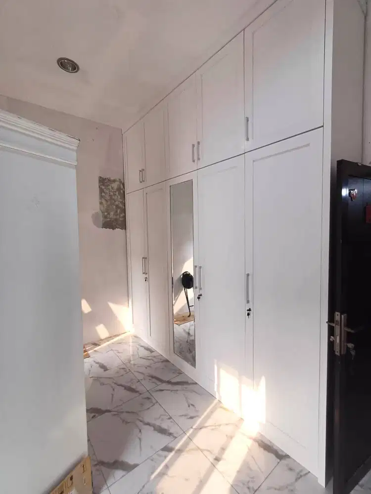 Lemari Pakaian Pintu 5 Susun Model Semi HPL