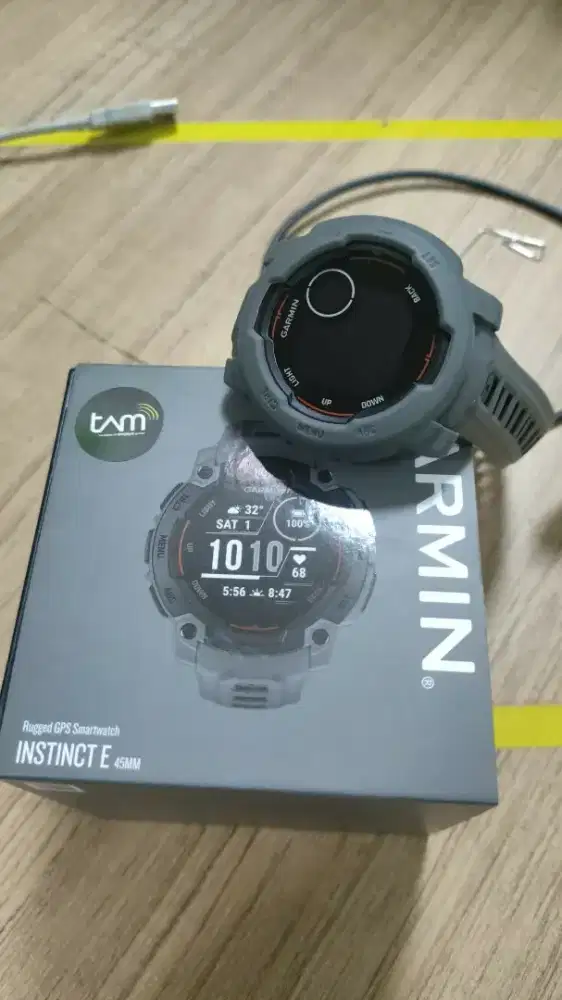 Garmin instinct E 45Mm Like New