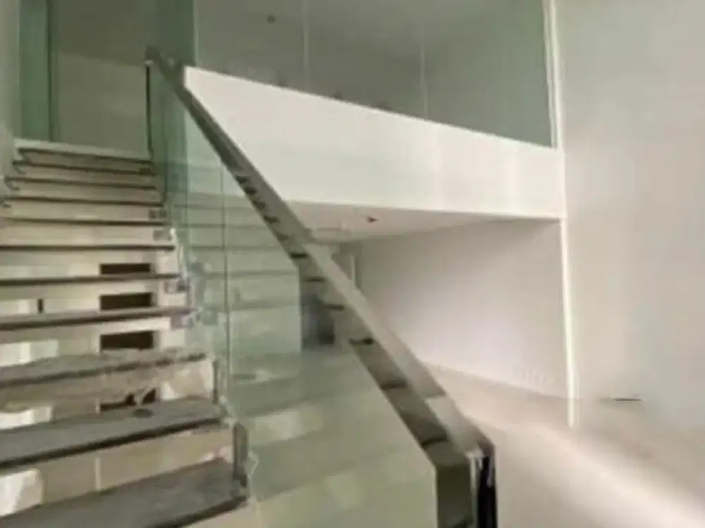 AUD.A037 Apartemen Vieloft Ciputra World Surabaya Bisa untuk Kantor, Lokasi Strategis