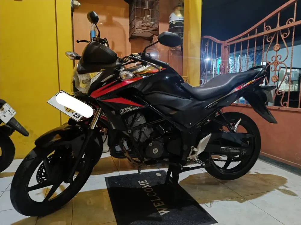 Honda CB150R StreetFire 2014 Original KM 15rb Pajak Hidup