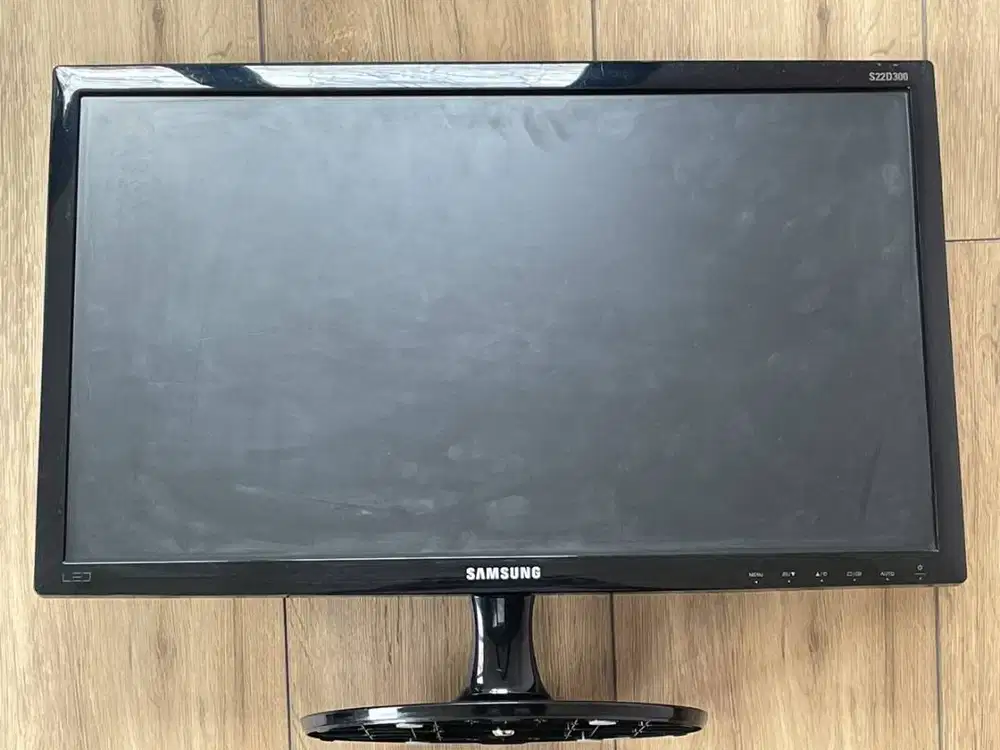 Monitor Samsung S22D300 layar 22 second