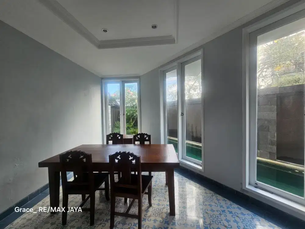 Villa Mewah Modern Dijual di Area Tegal Cupek, Kuta