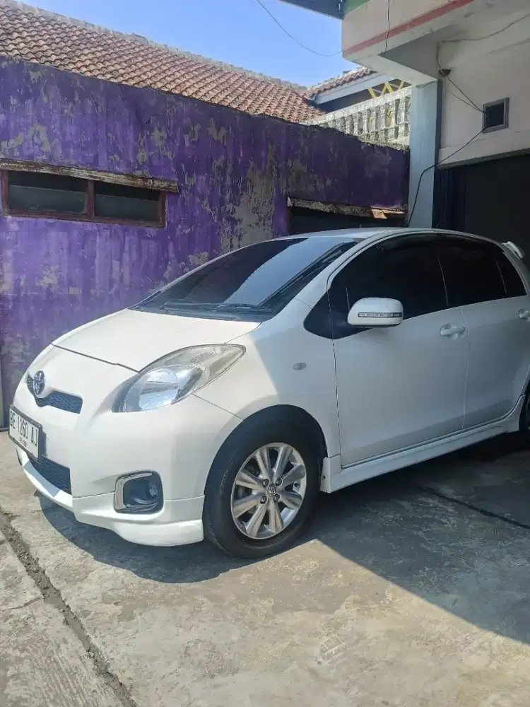 Yaris Type E AT 2013
