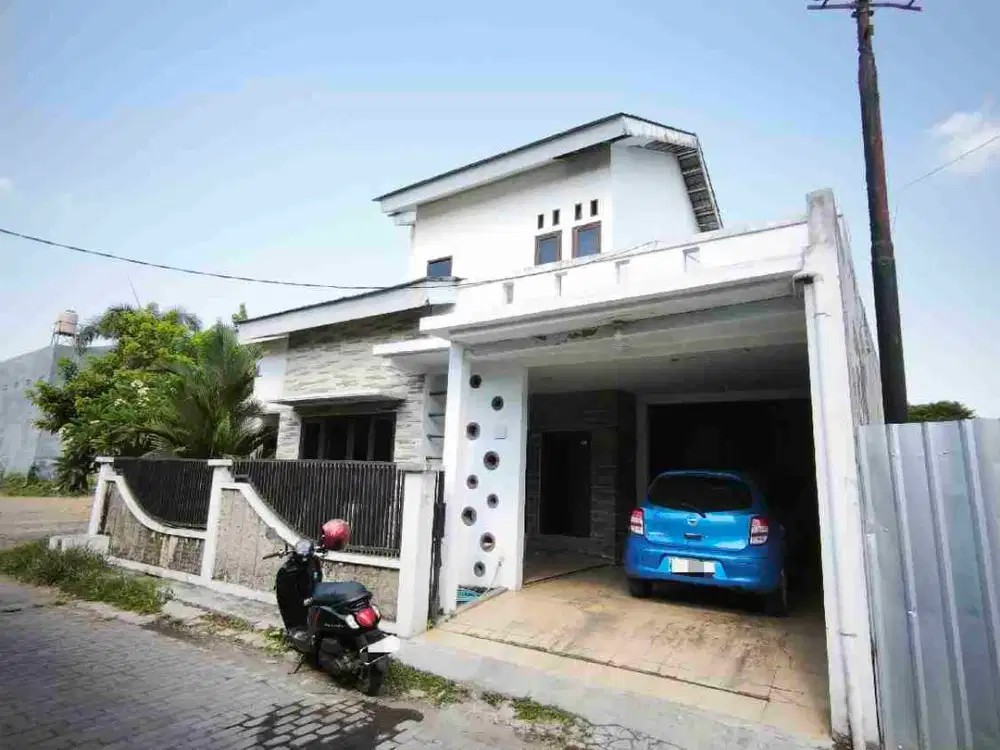 RUMAH 2 LANTAI DEKAT UNIVERSITAS MUHAMMADIYAH SUMBERSARI JEMBER