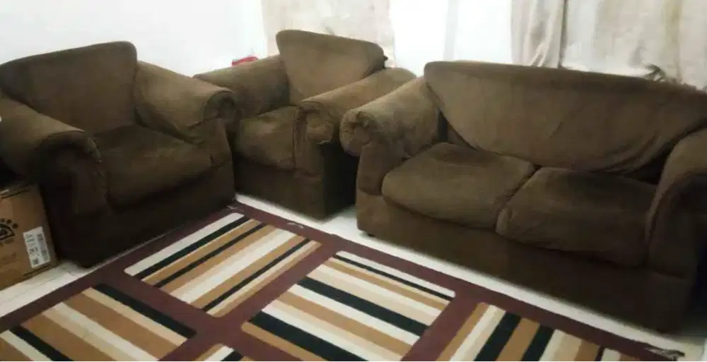 DIJUAL Cepat: Sofa Set Keluarga 2-1-1 Coklat Elegan & Super Empuk
