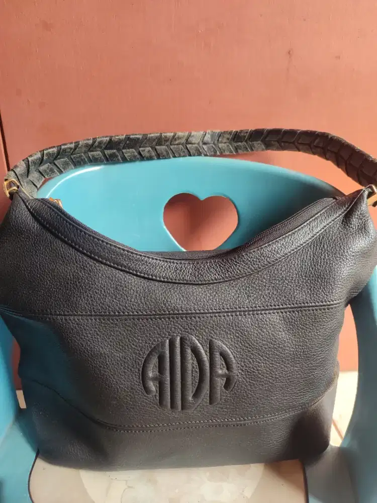 Tas Kulit Asli AIDA