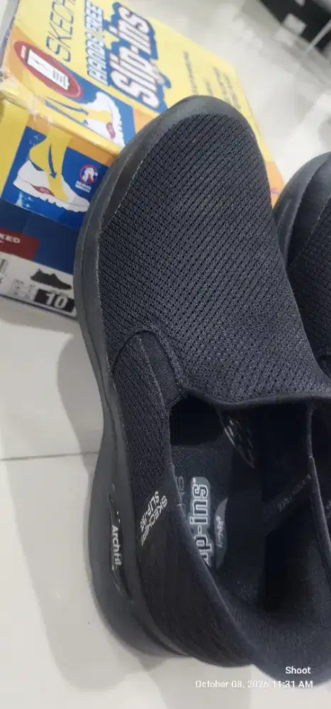 Skechers Arch Fit Slip Ins
