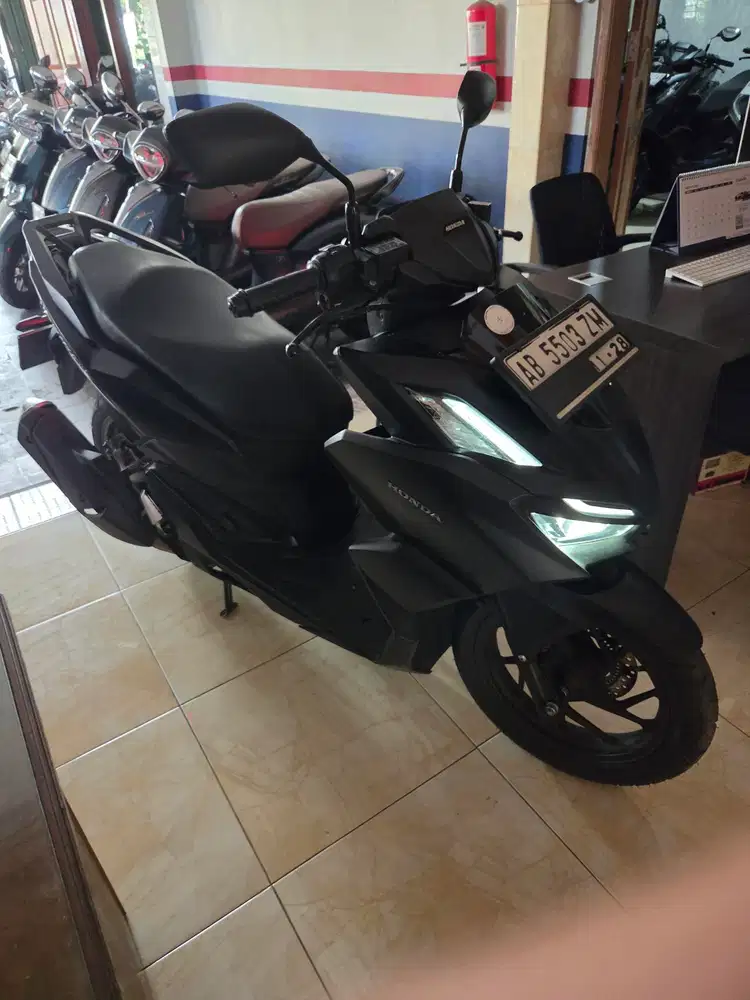 Vario 160 abs keyless hitam 2023 gbm