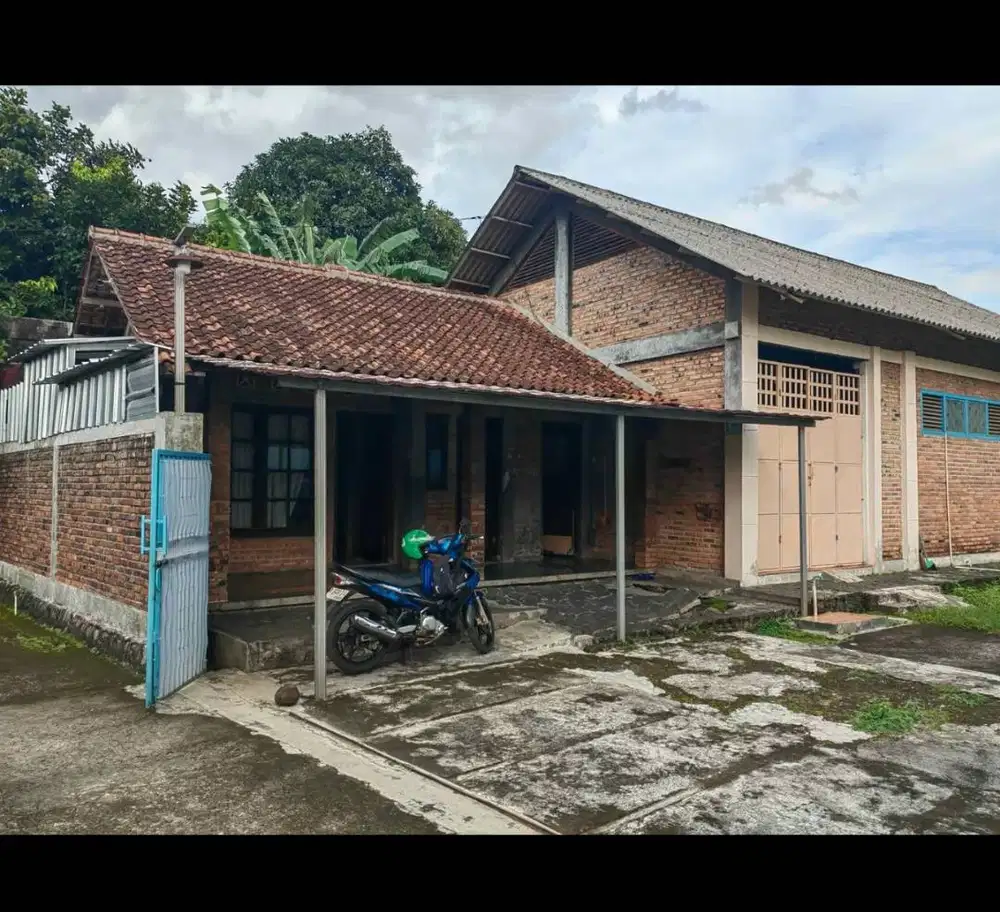 DIKONTRAKAN RUMAH, TANAH LUAS 350 METER