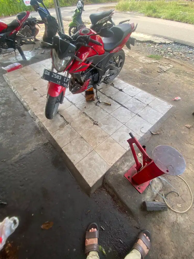 Dijual Motor CB 150 Streetfire