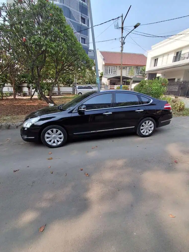 Nissan Teana 2010 Bensin