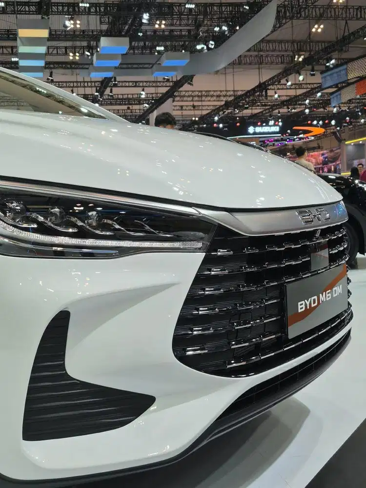 BYD M6 DM Captain Seat HARGA TERBAIK DI SINI