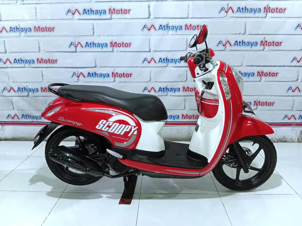 SCOOPY FI SPORTY ISTIMEWA