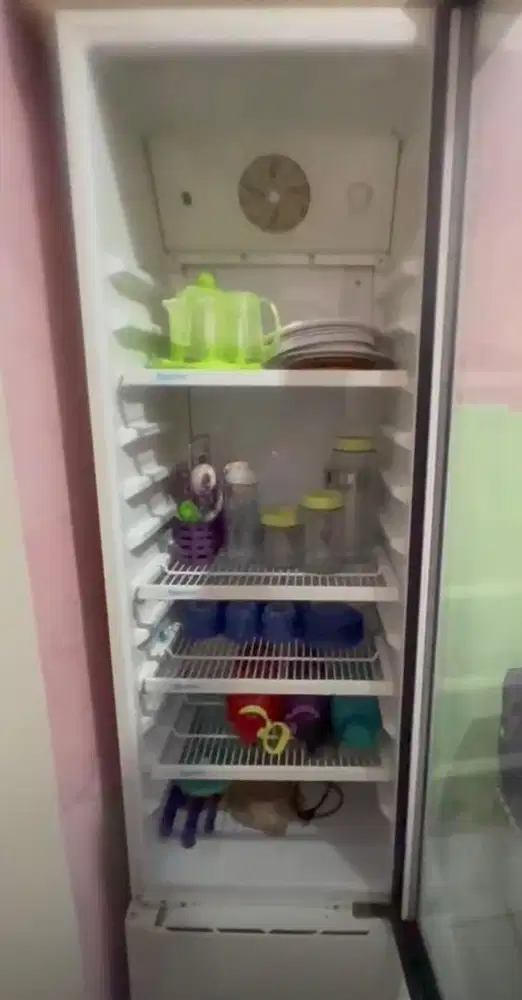 Kulkas freezer showcase
