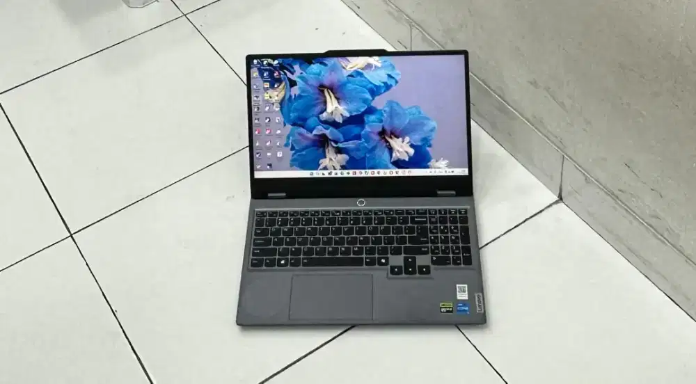 Type Laptop Lenovo LOQ 15IAX9 GARANSI RESMI 3 Bulan Lagi!