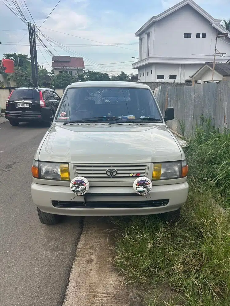 Kijang LGX matic tahun 1999