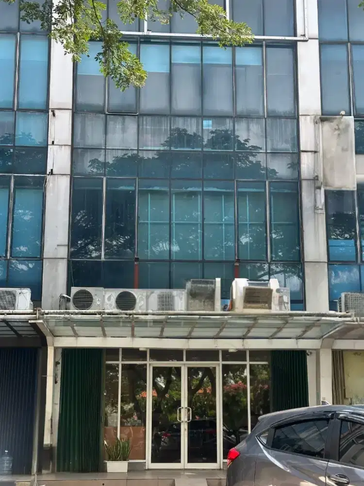 Jual Ruko 3 lantai siap bisnis dkt Tol Emerald Avenue Bintaro Tangsel