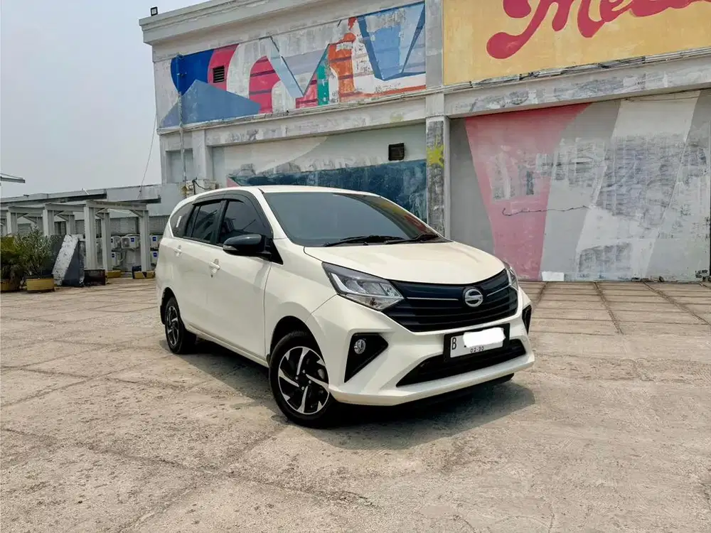 Daihatsu Sigra R AT 2024 2025 Putih Kilometer Rendah Full Ori Mulus