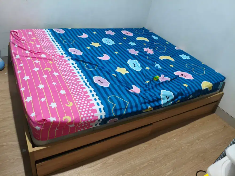 Divan atria 160*200 dengan laci FREE Kasur Comforta