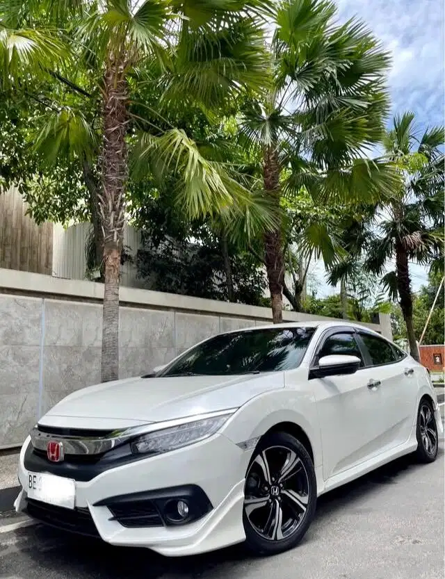 Honda Civic ES Tubro Prestige