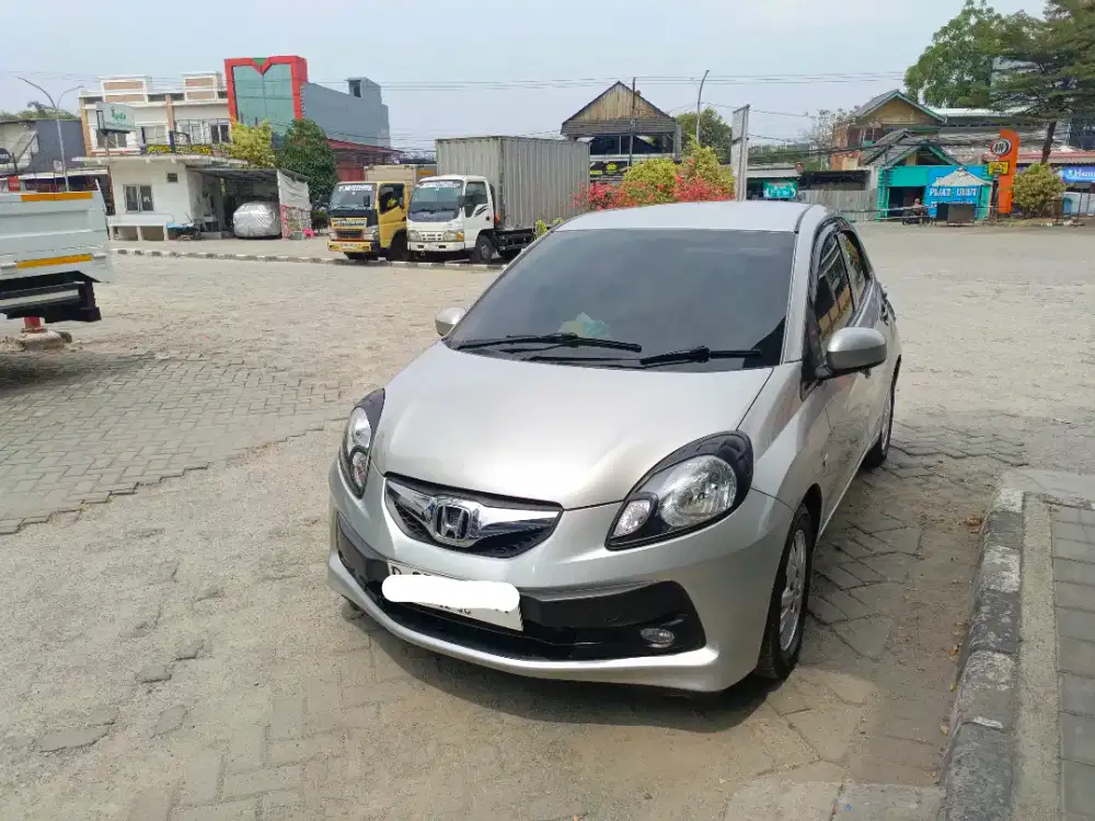 Honda Brio silver lcgc 2013
