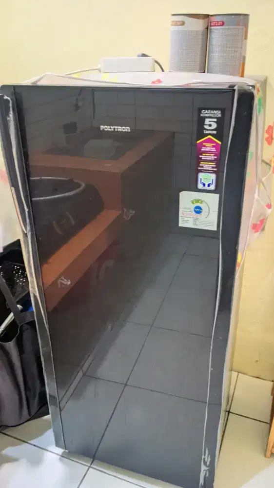 DIJUAL KULKAS POLYTRON 1 PINTU 180L – GLASS DOOR