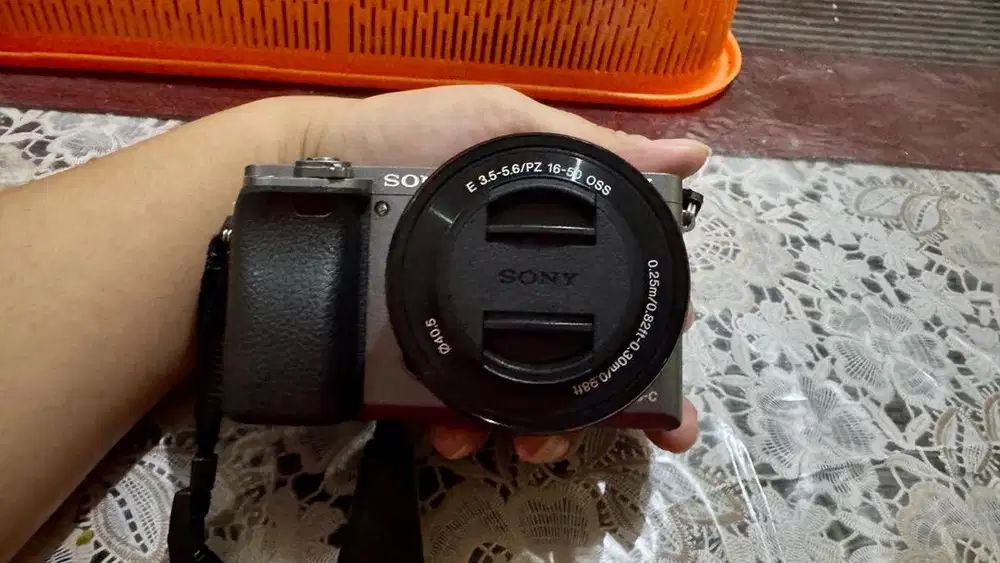 Jual Kamera Sony a6000 dan Lensa Sony E PZ 18-105MM F4 G OSS
