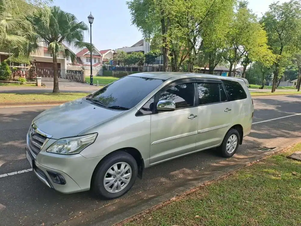 Toyota Kijang Innova 2013 Bensin