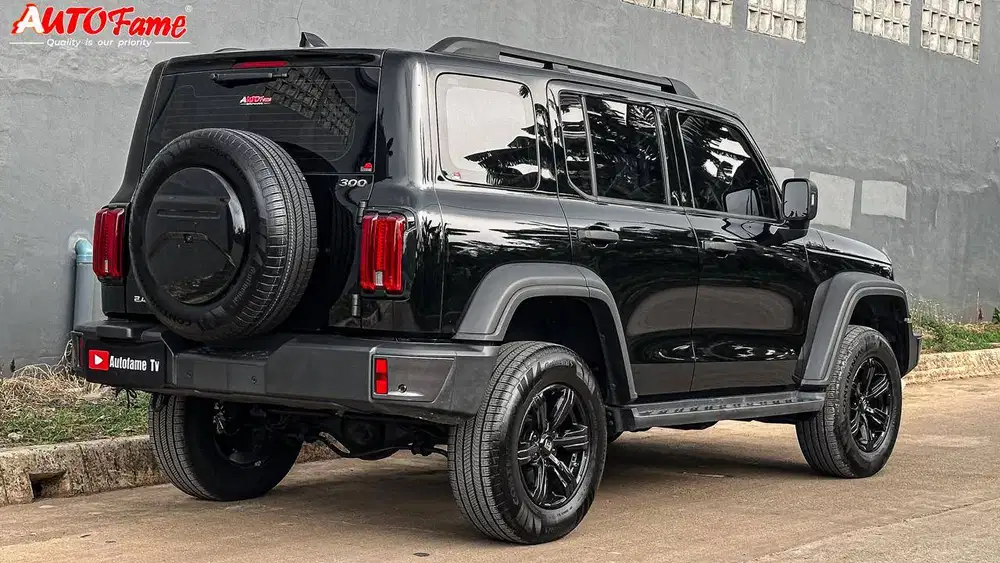 KM6RB GWM Tank 300 2.4T Diesel 4X2 Automatic NIK 2025 Black on Black