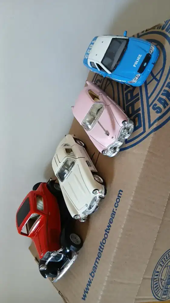 Diecast mobil  skala 1 36 vintage klasik