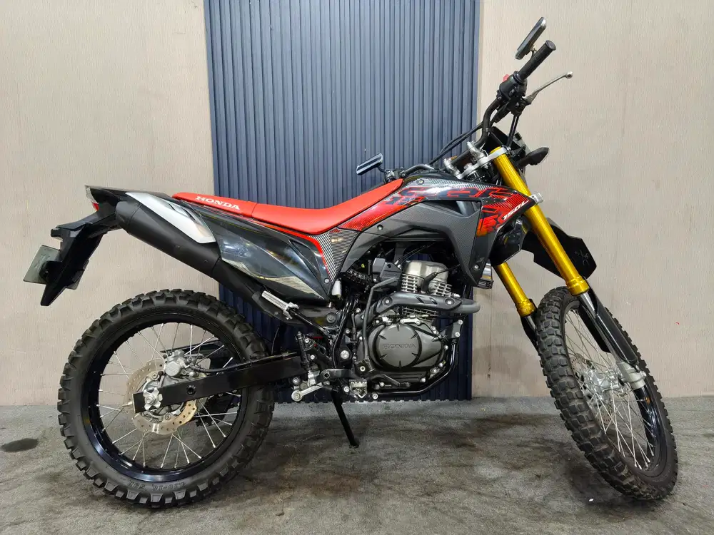 CRF 150L 2023 istimewa mulus terawat siap pakai...