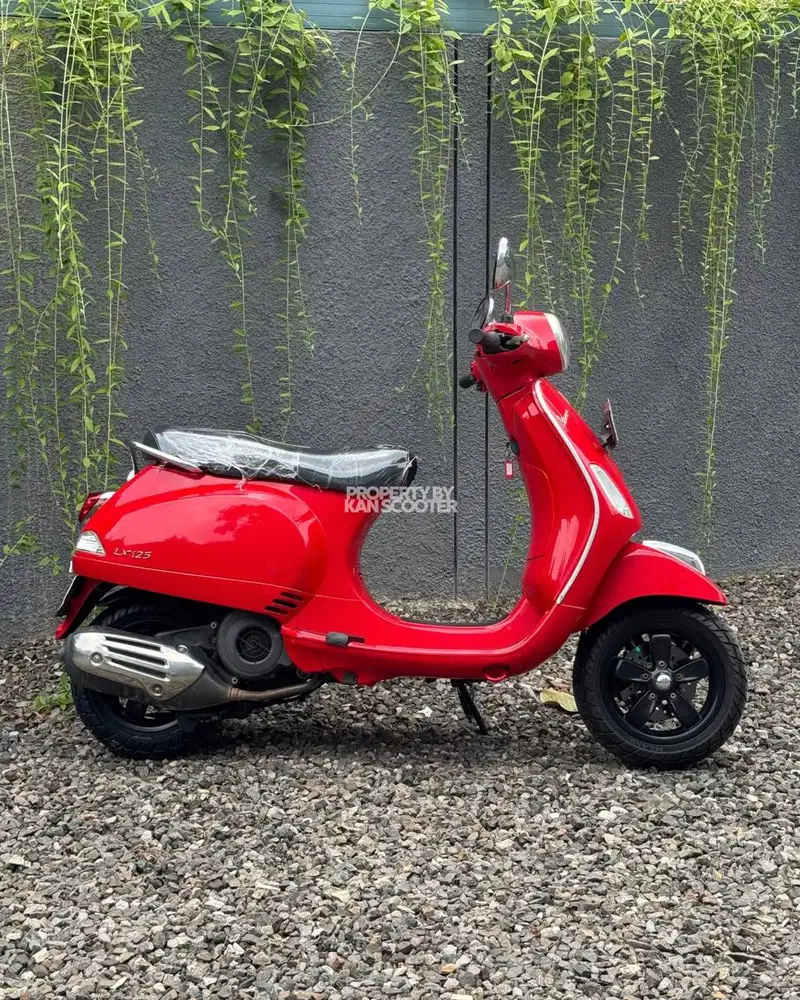 VESPA LX 125 iGET 2017 BERGARANSI