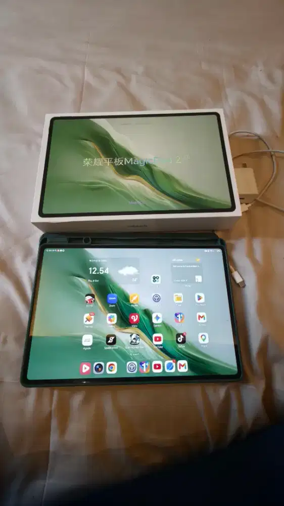 Honor magic pad 2 12.3 inch 12/256 gb like new BH 100% android pad