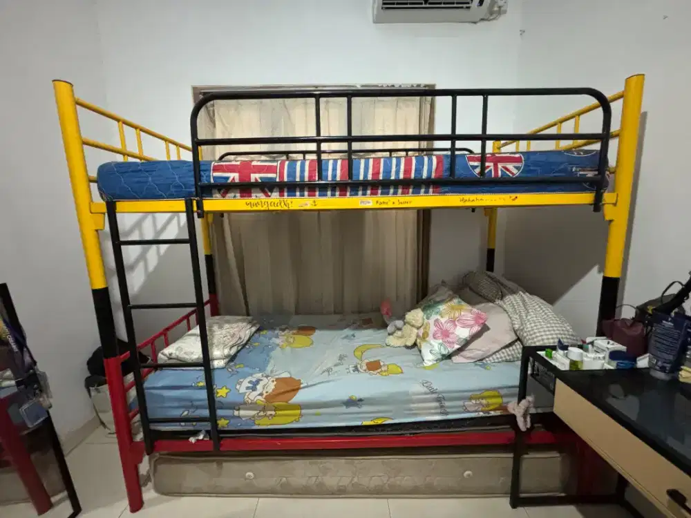 JUAL RANJANG BESI SUSUN/TINGKAT TERMASUK KASUR