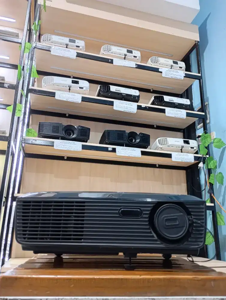 PROYEKTOR TOSHIBA NPX10A