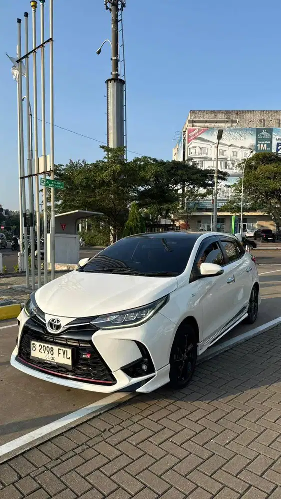 (Milik Pribadi) Yaris Facelift 2021 up GR Putih Mulus