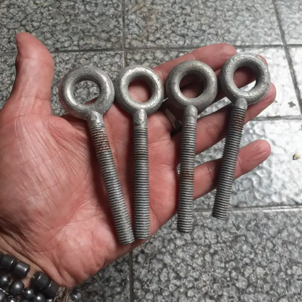 Baut mata atau baut gantung