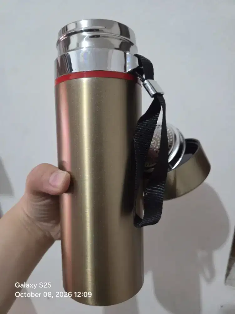 Thumbler gold untuk minum teh gagang