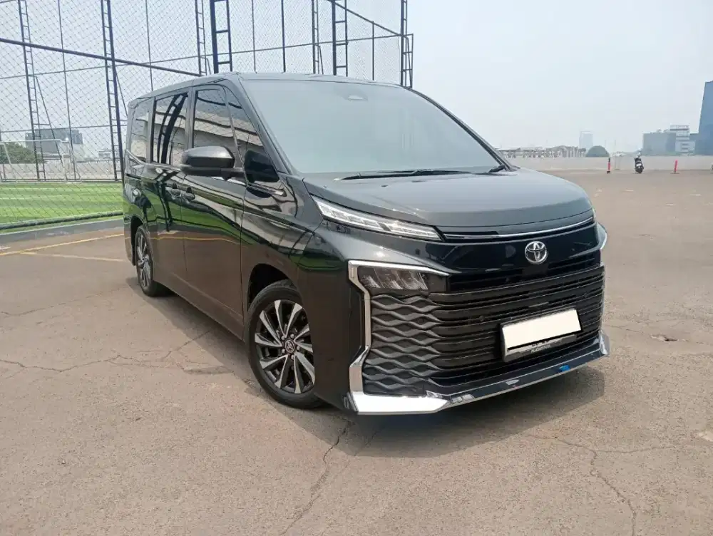 Toyota Voxy 2.0 CVT AT TSS Camera360 Hitam Metalik 2023 / 2024
